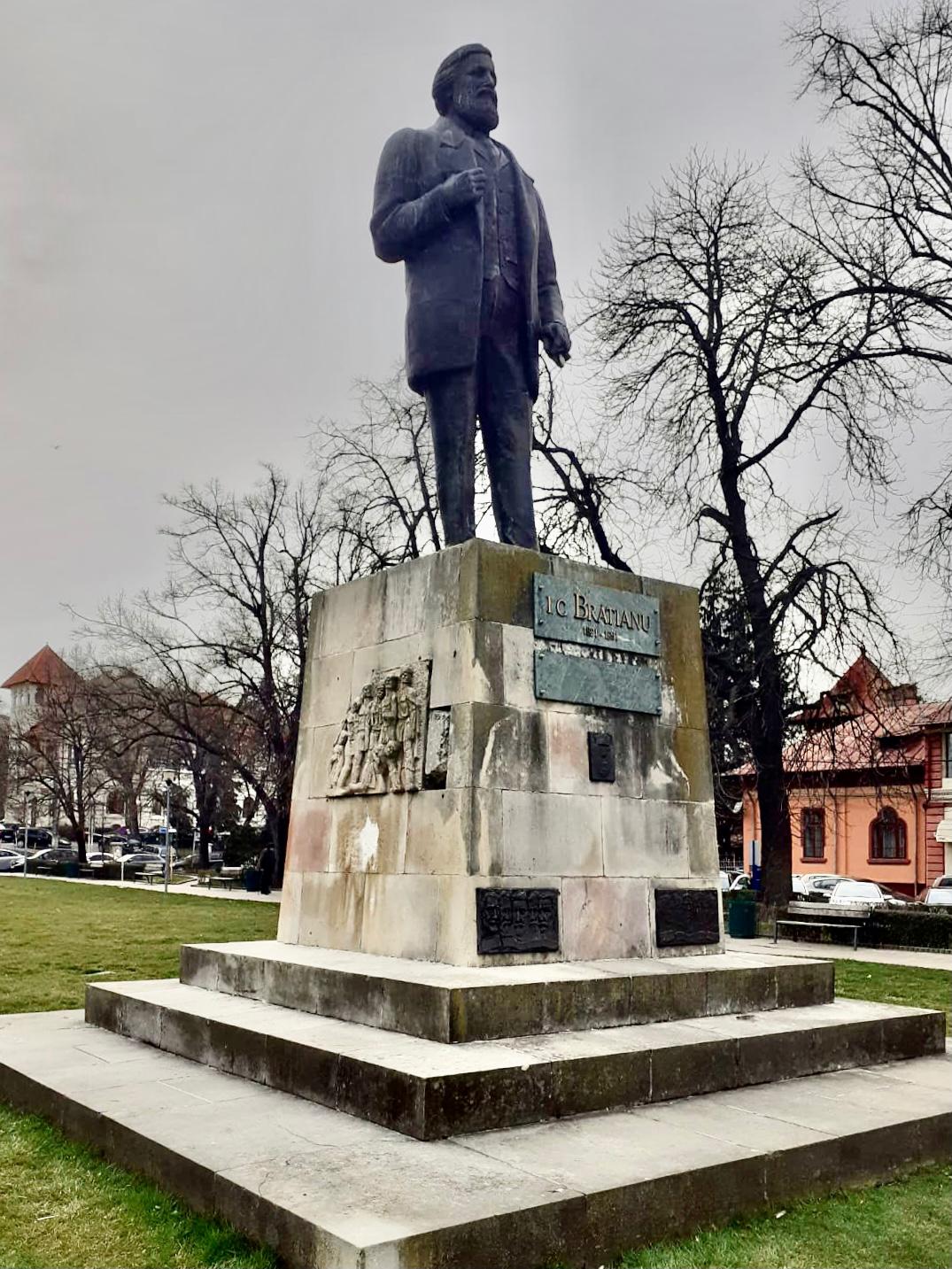 Statui