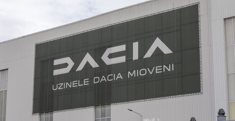 Dacia face angajări